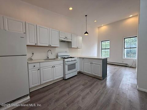 Photo of 486 Jersey Street #2, Staten Island, NY 10301 (MLS # 2505511)