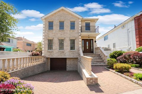 Photo of 1114 Arden Avenue, Staten Island, NY 10312 (MLS # 2602097)