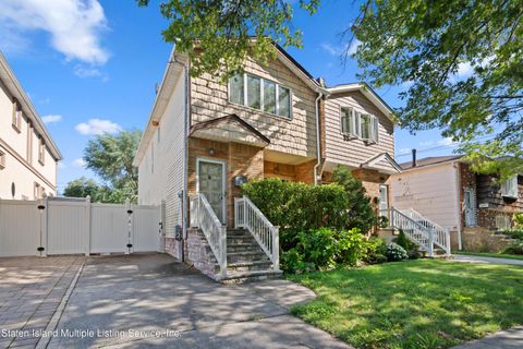 Photo of 74 Greencroft Avenue, Staten Island, NY 10308 (MLS # 1164189)