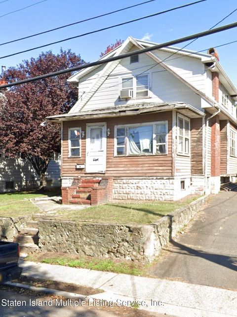 Photo of 237 Barnard Avenue, Staten Island, NY 10307 (MLS # 2401238)