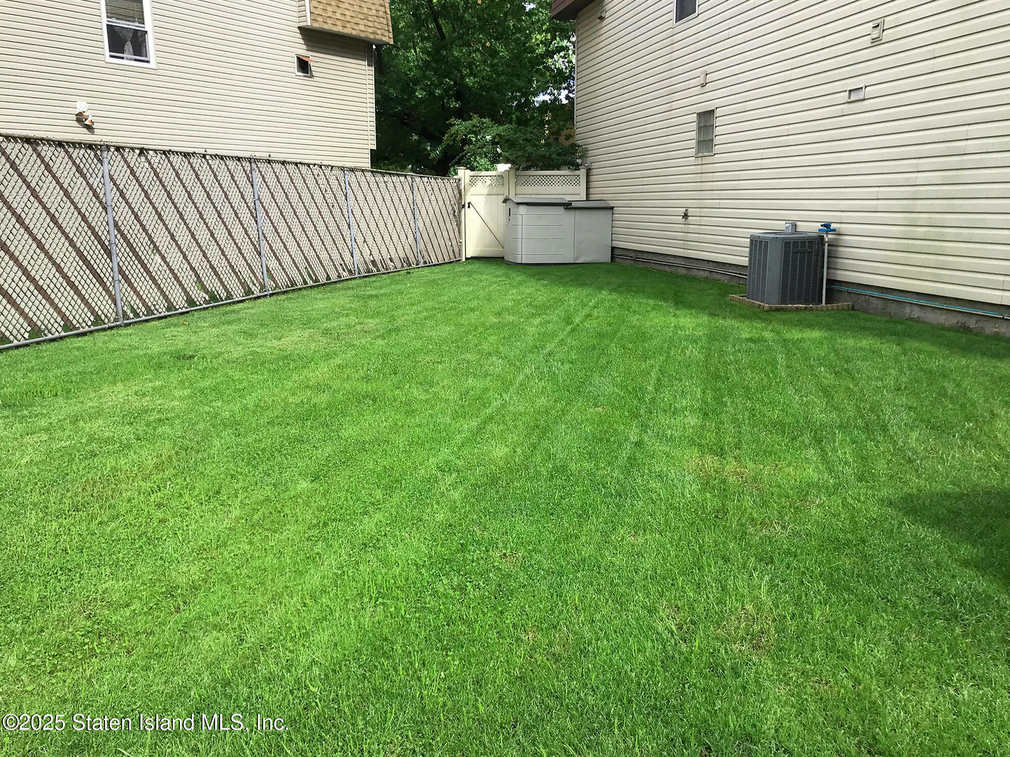 4 Russek Drive, Staten Island, New York image 30