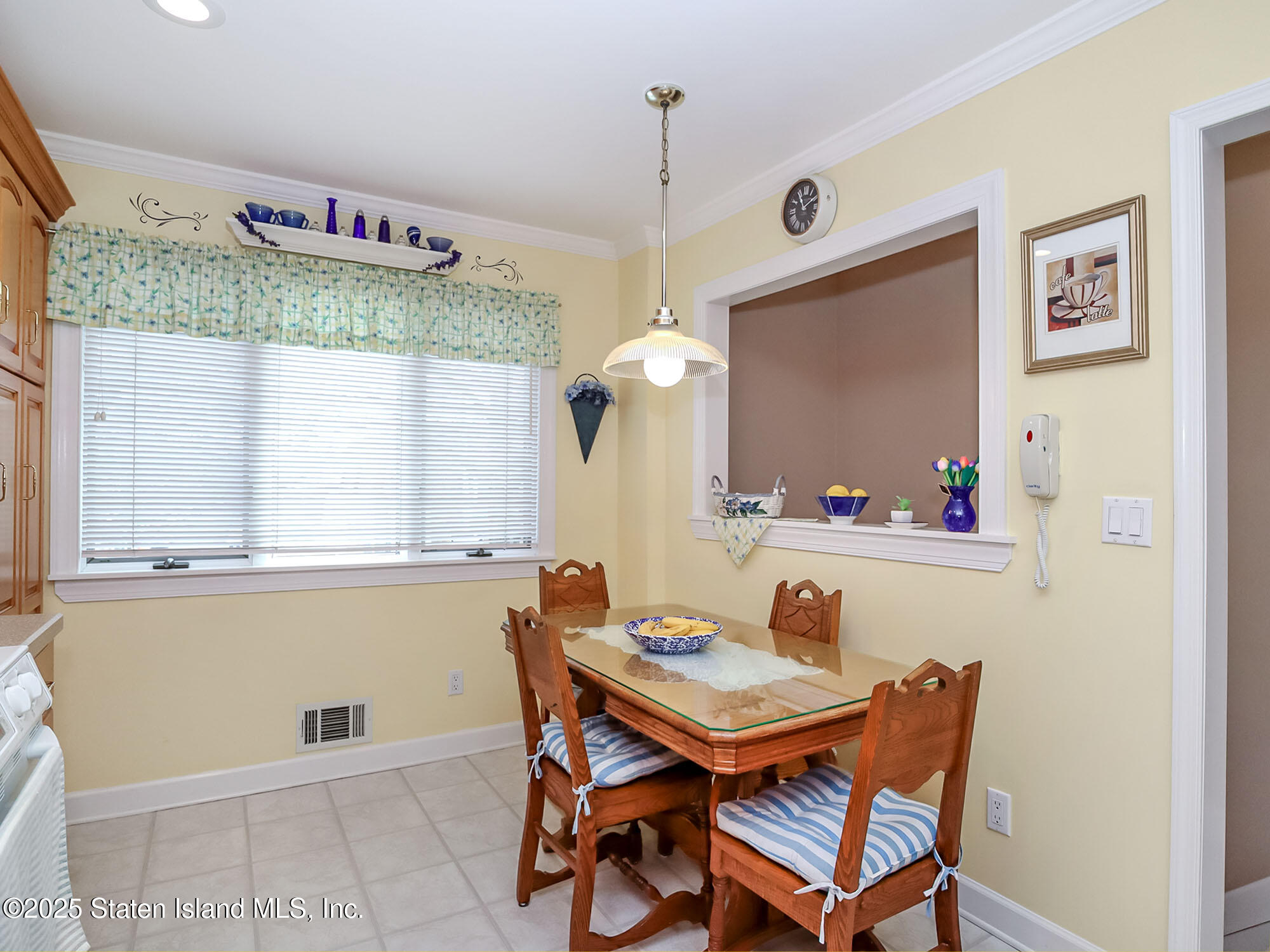 4 Russek Drive, Staten Island, New York image 7