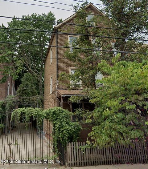 Photo of 52 Gordon Street, Staten Island, NY 10304 (MLS # 2501893)