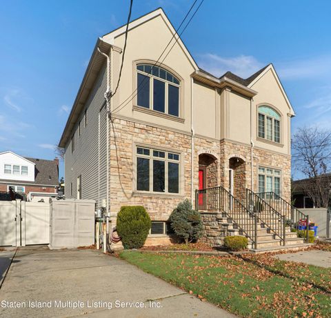 Photo of 419 O'Gorman Avenue, Staten Island, NY 10308 (MLS # 1165653)