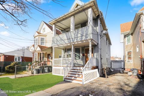 Photo of 987 Post Avenue, Staten Island, NY 10302 (MLS # 2500927)