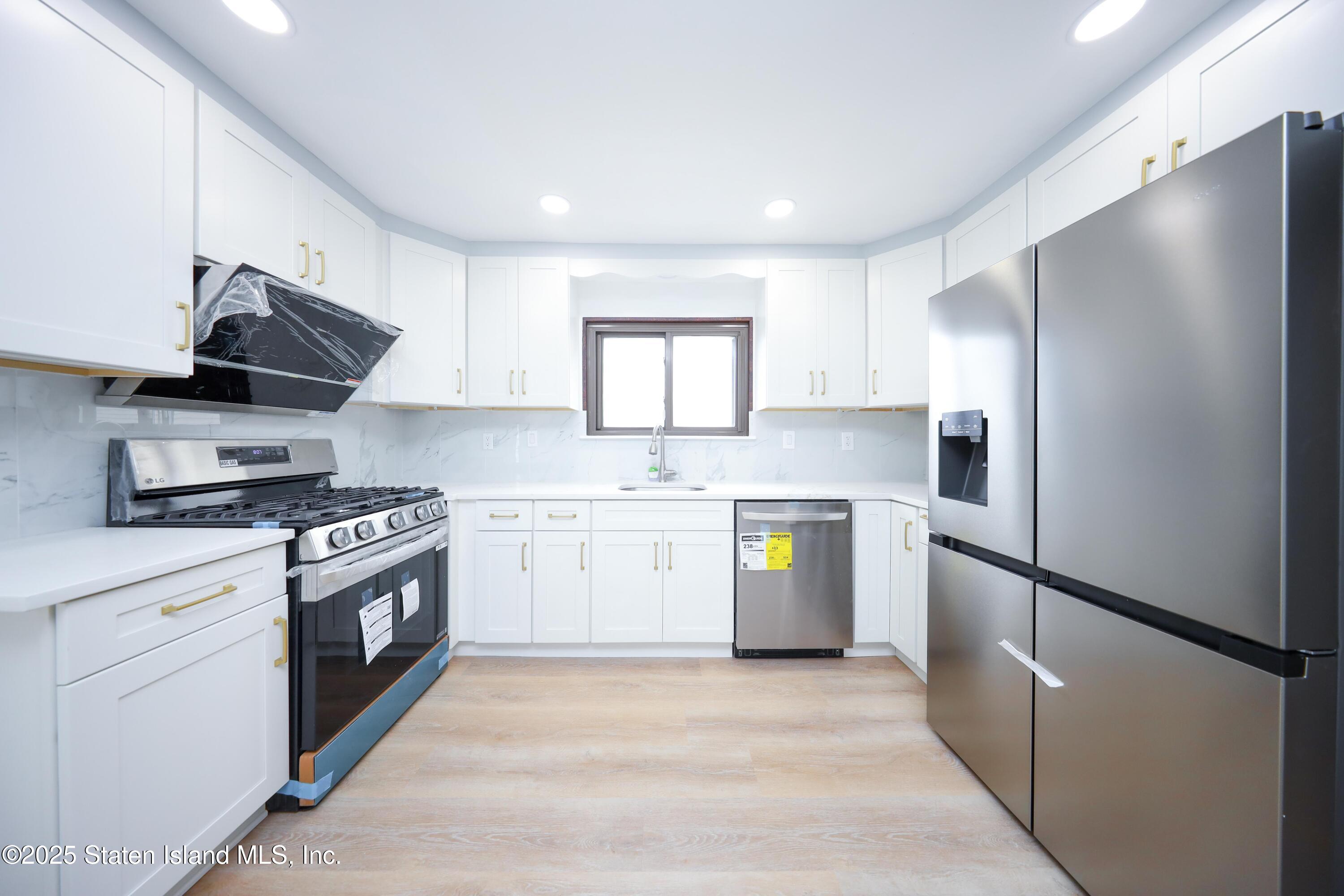 18 Rowan Avenue, Staten Island, New York image 21