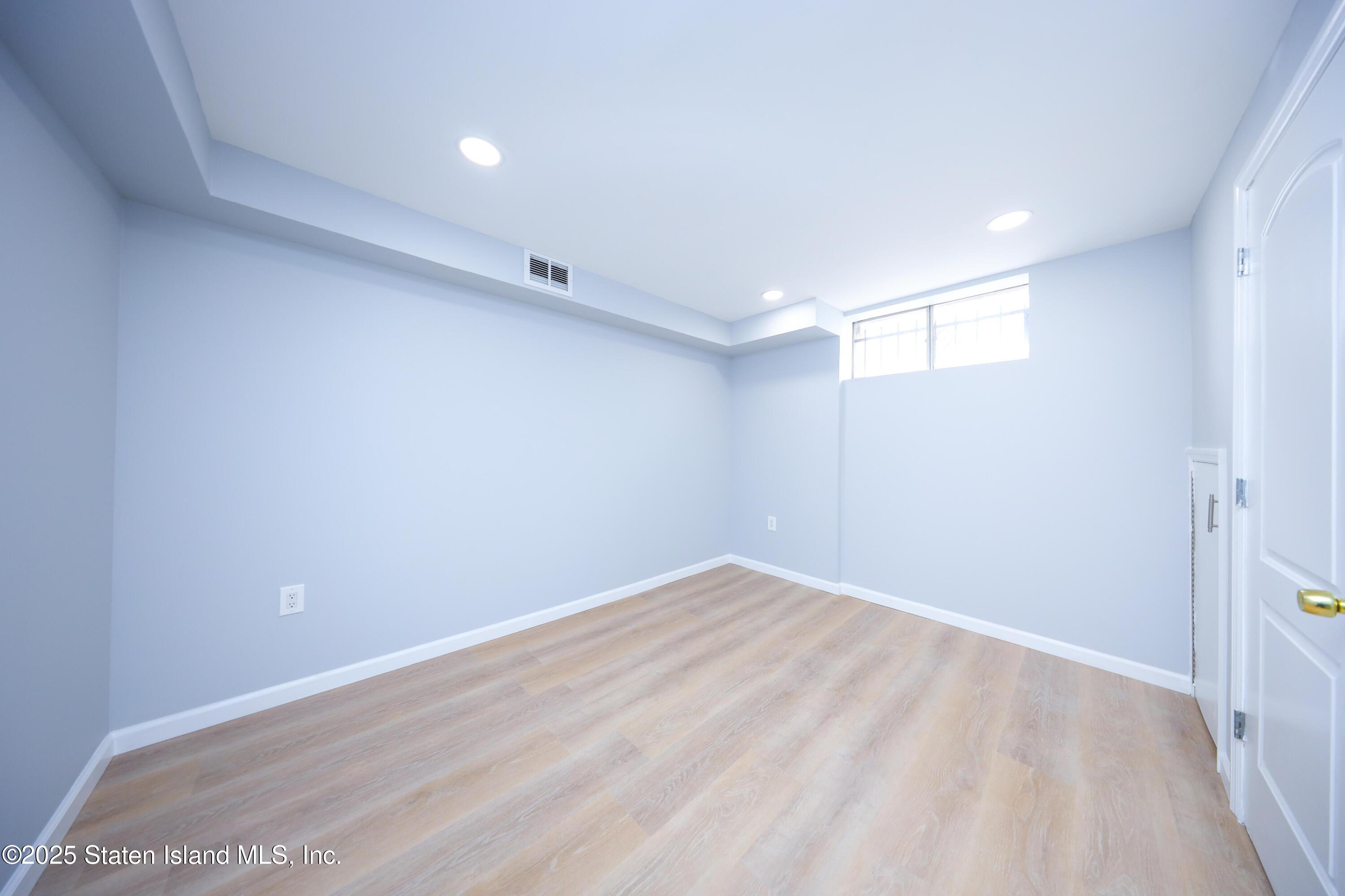 18 Rowan Avenue, Staten Island, New York image 12