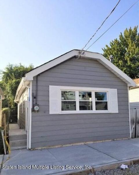 Photo of 233 Freeborn Street, Staten Island, NY 10306 (MLS # 1164855)