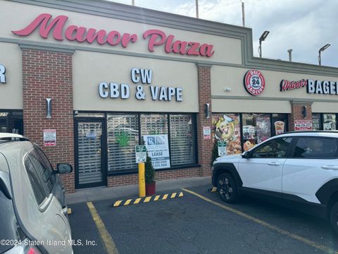 Photo of 927 Manor Road, Staten Island, NY 10314 (MLS # 2402678)