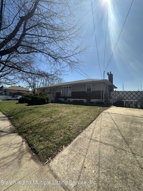 Photo of 396 Watchogue Road, Staten Island, NY 10314 (MLS # 2401785)