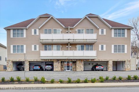 Photo of 4654 Amboy Road #2b, Staten Island, NY 10312 (MLS # 2400132)