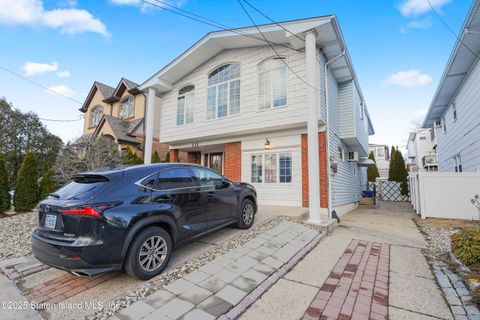 Photo of 131 Maybury Avenue, Staten Island, NY 10308 (MLS # 2500628)