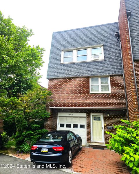 Photo of 46 Yacht Club Cove Cv, Staten Island, NY 10308 (MLS # 2500035)