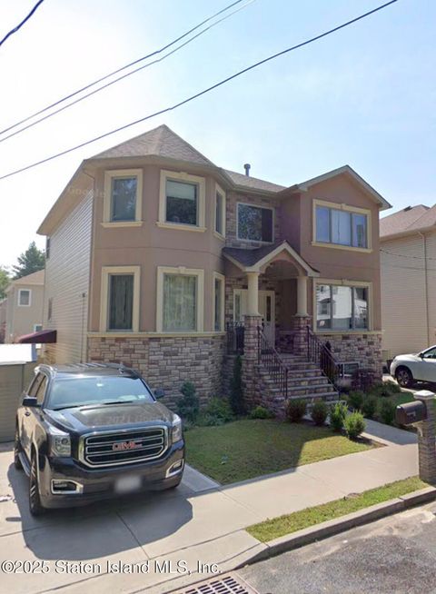 Photo of 32 Herbert Street #1, Staten Island, NY 10309 (MLS # 2507037)