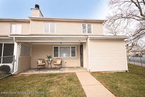 Photo of 6 Jules Drive #A, Staten Island, NY 10314 (MLS # 2403097)