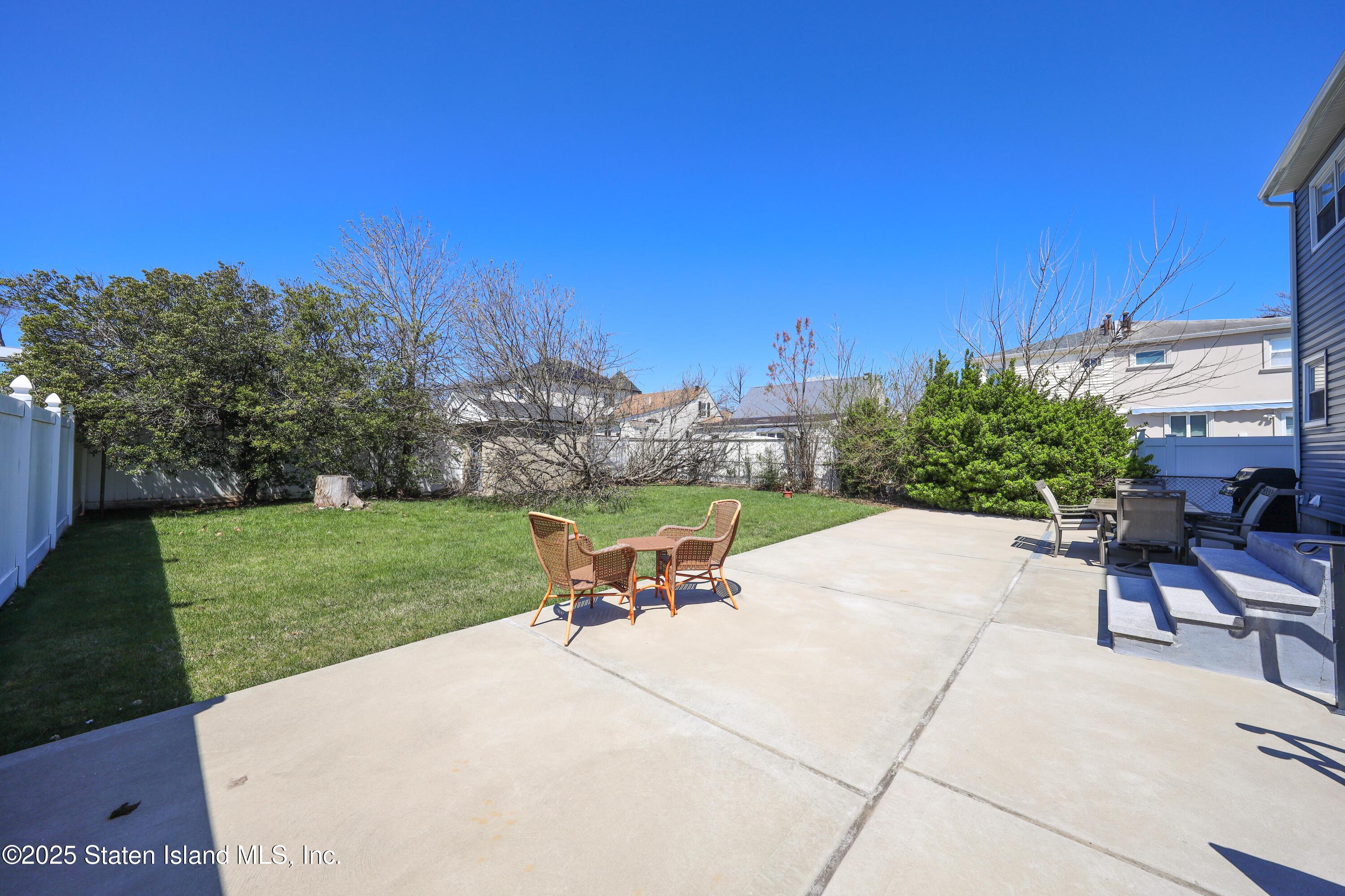 4325 Hylan Boulevard, Staten Island, New York image 9