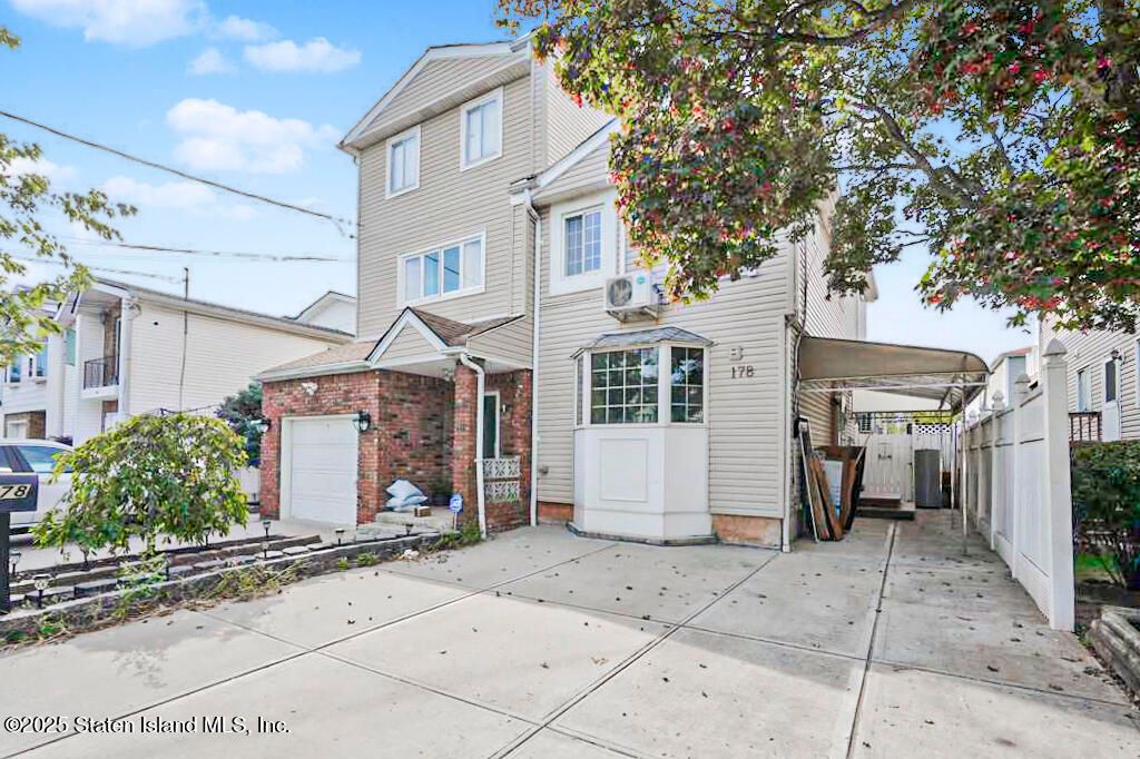 Photo of 178 Vassar Street, Staten Island, NY 10314 (MLS # 2505842)