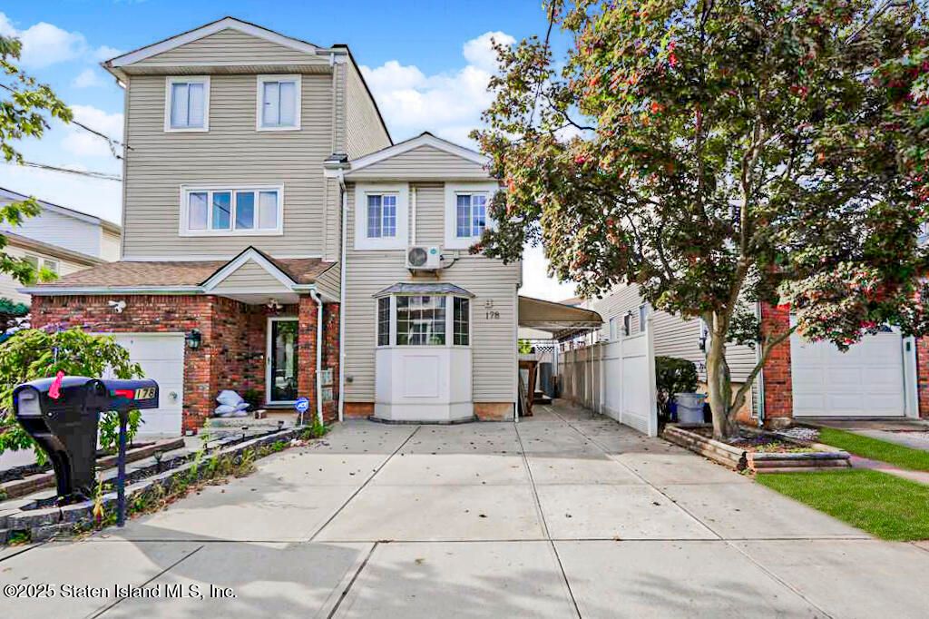 Photo of 178 Vassar Street, Staten Island, NY 10314 (MLS # 2505842)