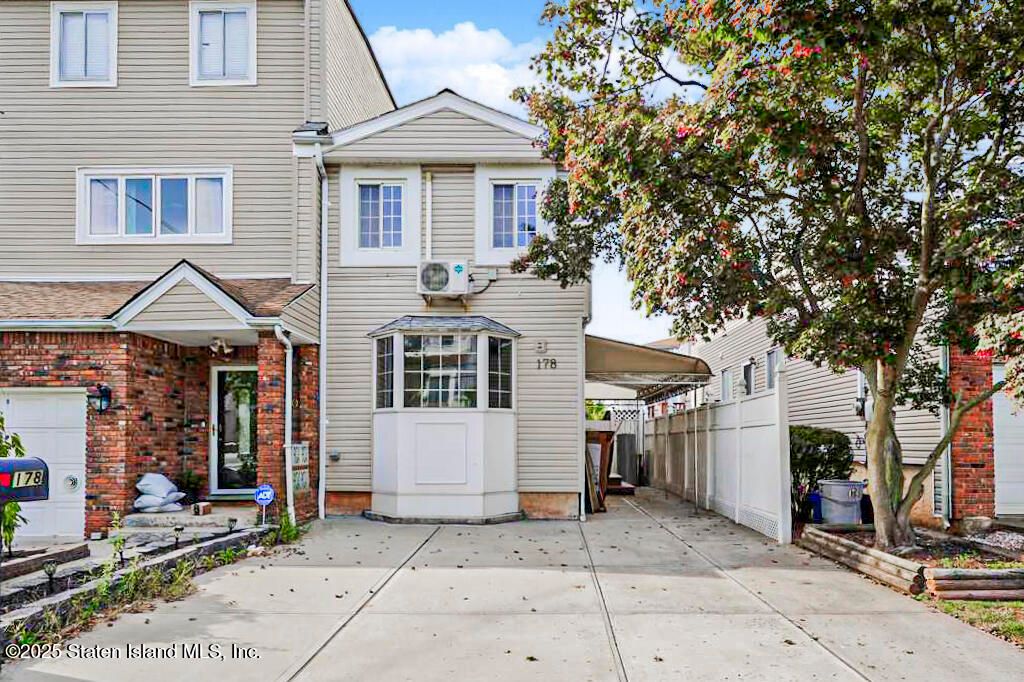Photo of 178 Vassar Street, Staten Island, NY 10314 (MLS # 2505842)