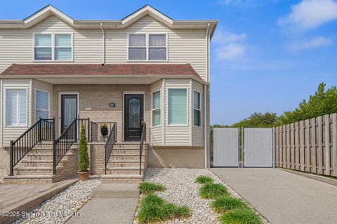 Photo of 342 Chelsea Street, Staten Island, NY 10307 (MLS # 2506093)