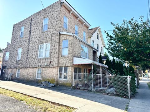 Photo of 751 Targee Street, Staten Island, NY 10304 (MLS # 2602262)