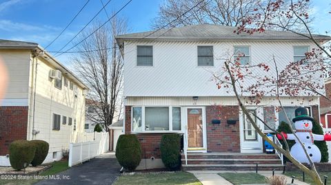 Photo of 43 Tremont Avenue, Staten Island, NY 10314 (MLS # 2406832)