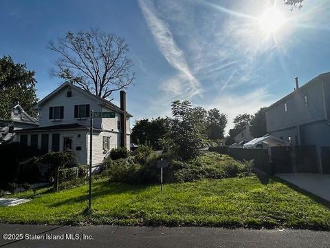 Photo of 56 William Avenue, Staten Island, NY 10307 (MLS # 2505453)