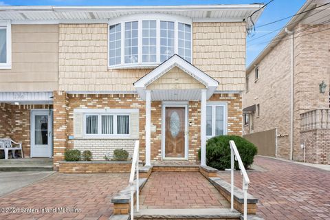Photo of Staten Island, NY 10306 (MLS # 2601045)