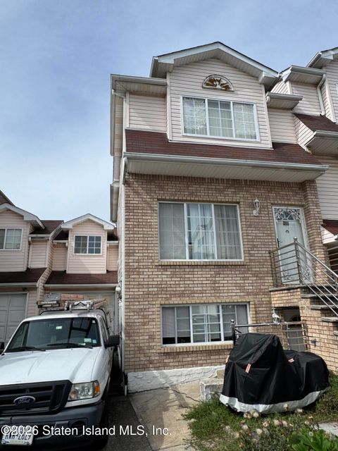 Photo of 20 Meadow Lane, Staten Island, NY 10306 (MLS # 2600991)