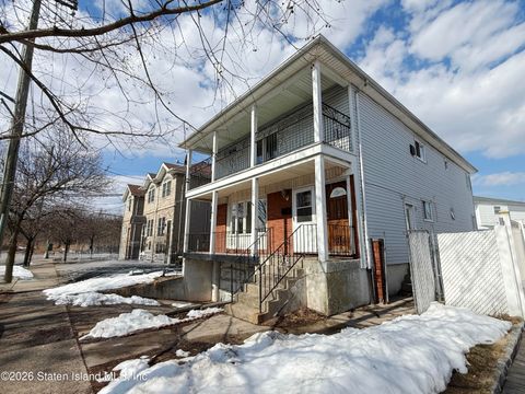Photo of 145 Amador Street, Staten Island, NY 10303 (MLS # 2601419)