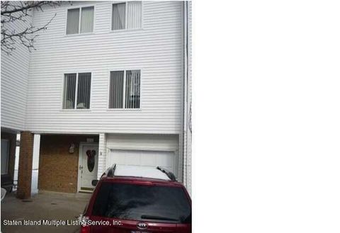 Photo of 41 Jamie Lane, Staten Island, NY 10312 (MLS # 2400297)