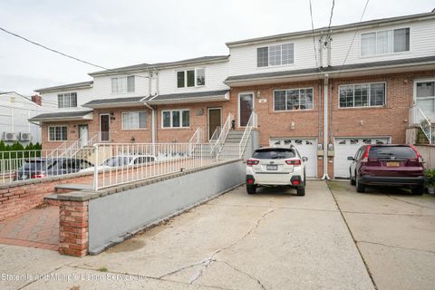 Photo of 366 Maryland Avenue, Staten Island, NY 10305 (MLS # 1165713)
