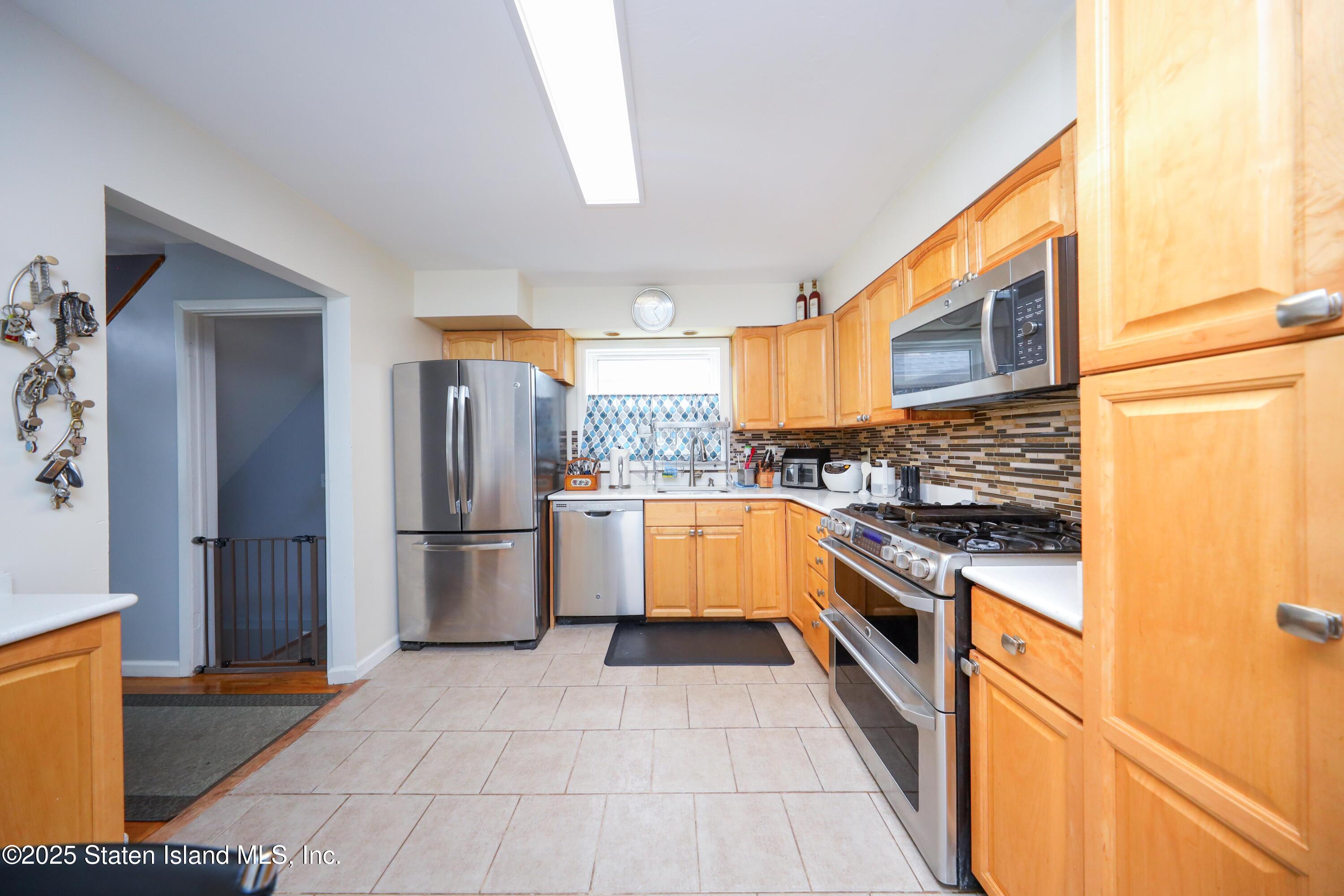 139 Kennington Street, Staten Island, New York image 11