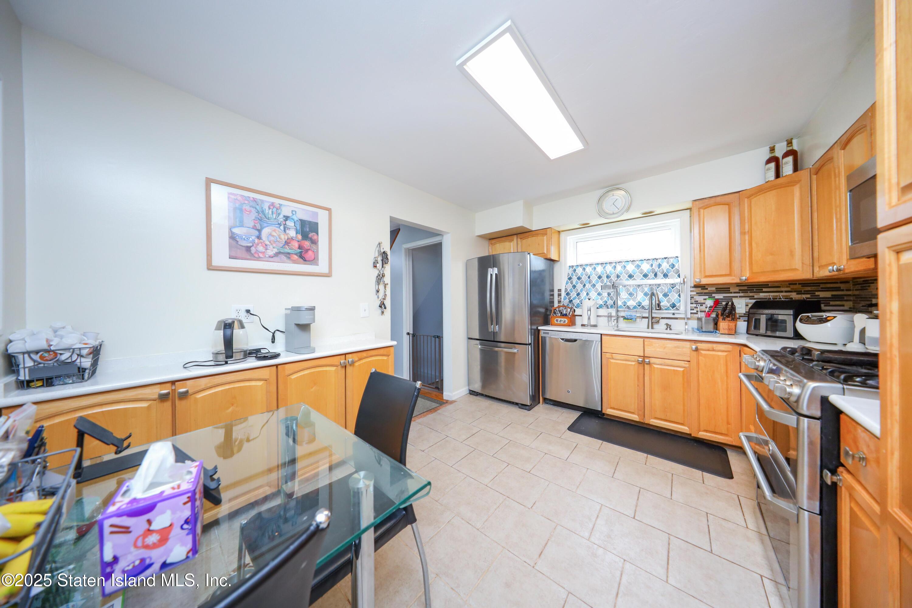 139 Kennington Street, Staten Island, New York image 9