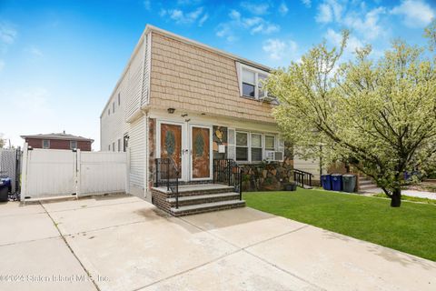 Photo of 88 Rivington Avenue, Staten Island, NY 10314 (MLS # 2402525)