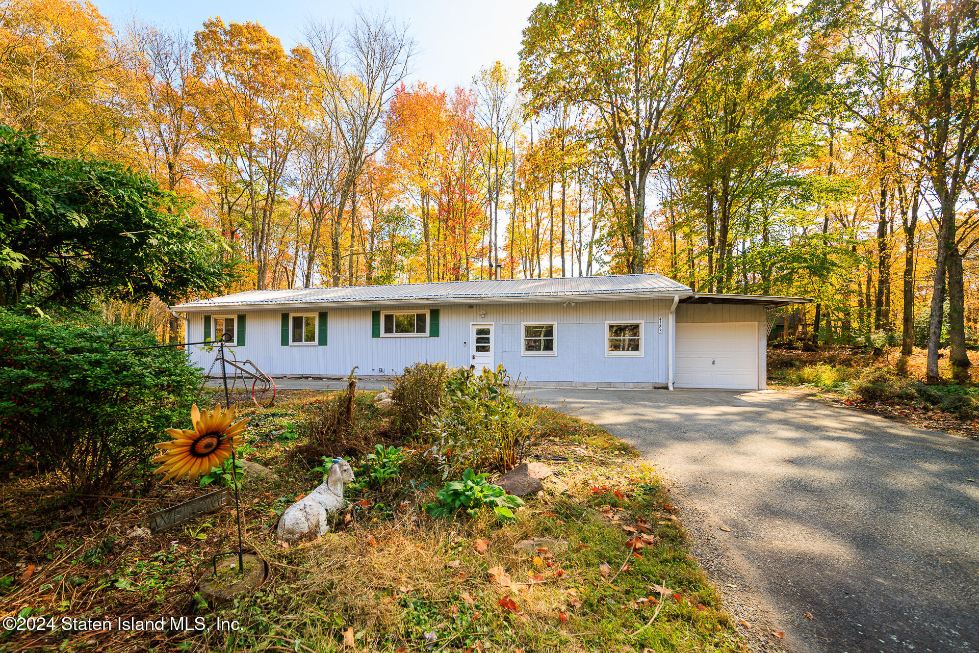 4183 Paper Birch Lane, White Haven, Pennsylvania image 2