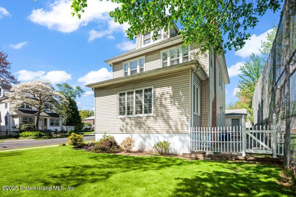 29 Livingston Court, Staten Island, New York image 24