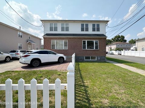Photo of 244 Mosel Avenue, Staten Island, NY 10304 (MLS # 2404096)