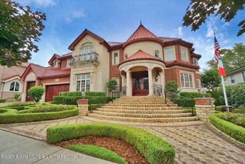 Photo of 284 Vineland Avenue, Staten Island, NY 10312 (MLS # 1165881)