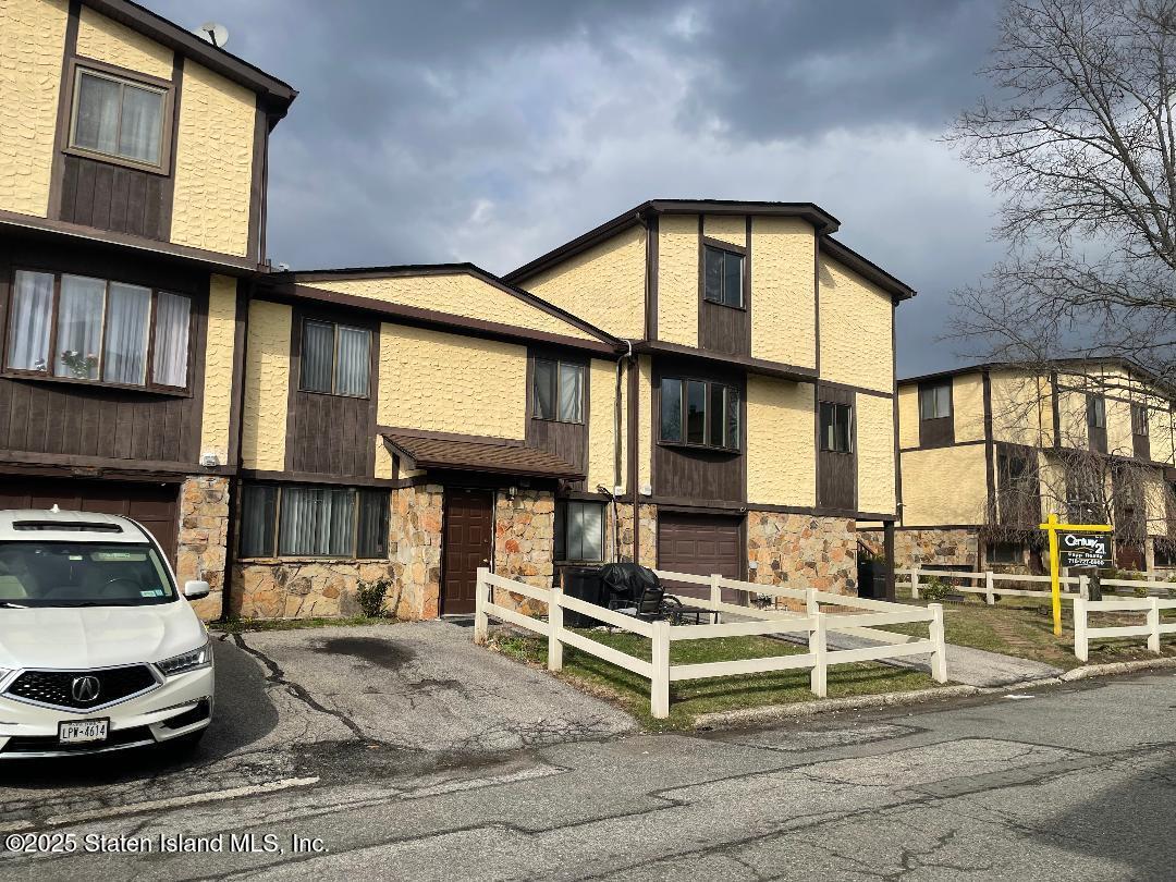 15 Parkview Loop #15, Staten Island, New York image 3