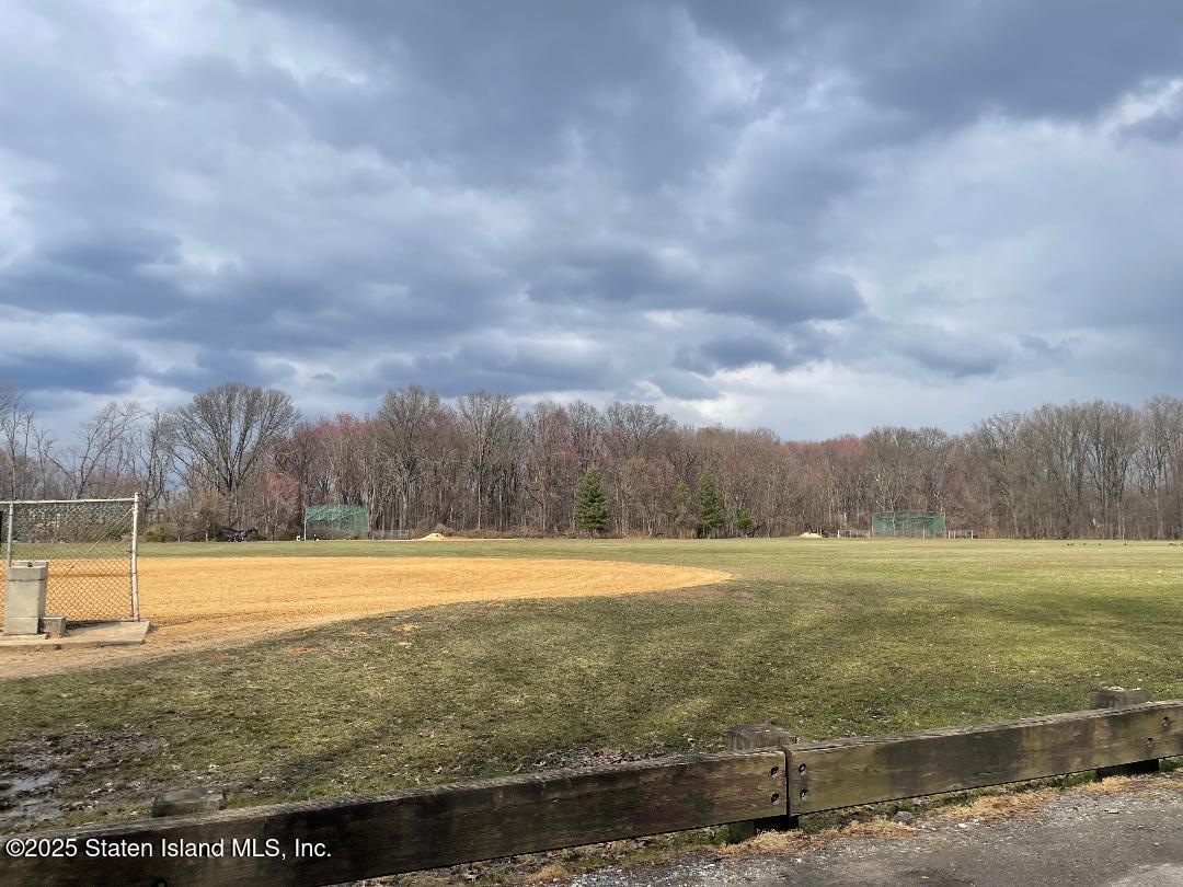 15 Parkview Loop #15, Staten Island, New York image 5