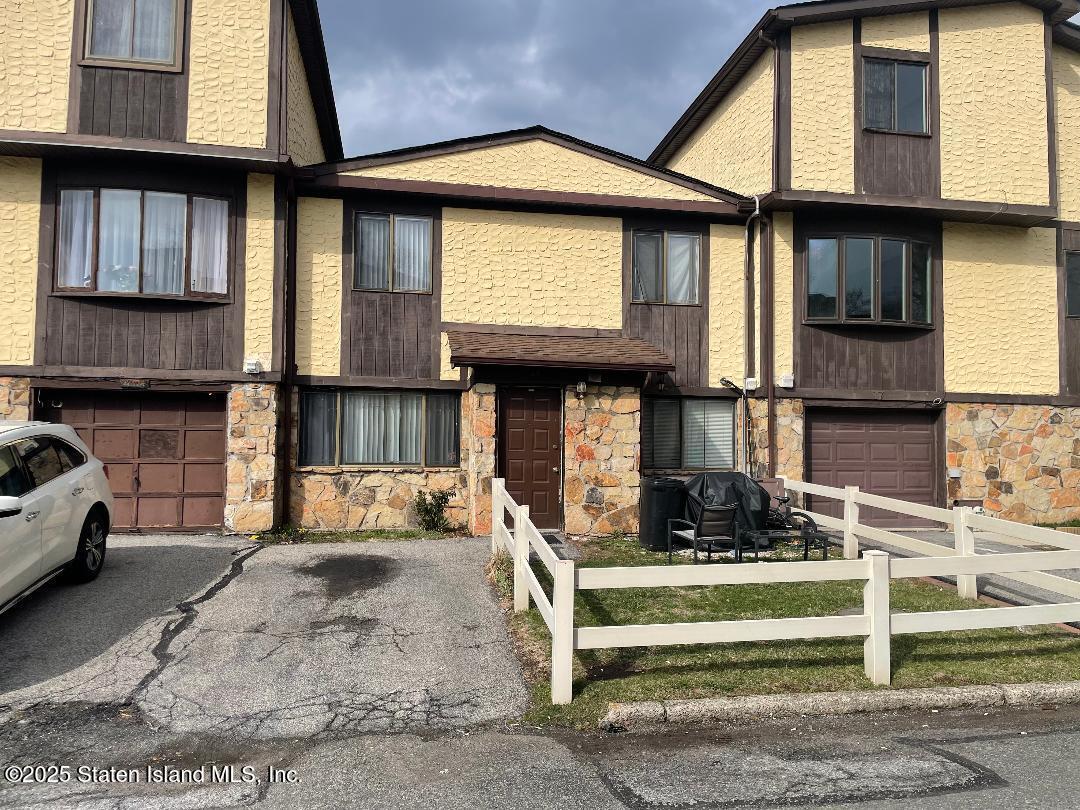 15 Parkview Loop #15, Staten Island, New York image 2