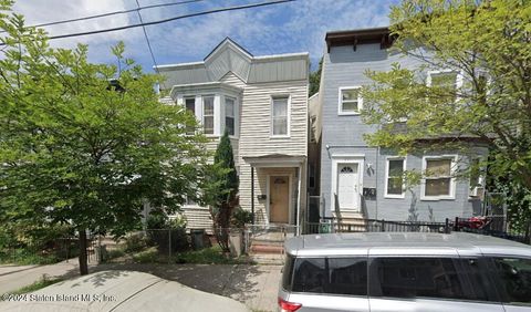Photo of 233 Benziger Avenue, Staten Island, NY 10301 (MLS # 2402088)