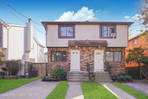 Photo of 624 Ramona Avenue, Staten Island, NY 10309 (MLS # 2406068)