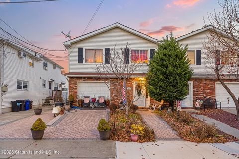 Photo of 181 Mosely Avenue, Staten Island, NY 10312 (MLS # 2507192)