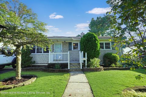 Photo of 341 Beach Road, Staten Island, NY 10312 (MLS # 1164685)