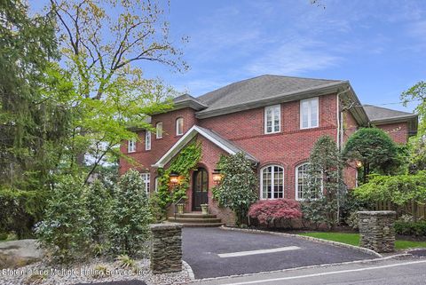 Photo of 120 Douglas Road, Staten Island, NY 10304 (MLS # 1161709)