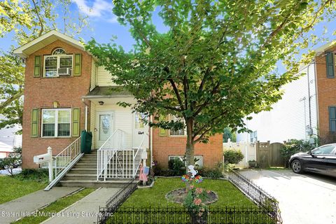 Photo of 103 Tysen Street, Staten Island, NY 10301 (MLS # 1163372)