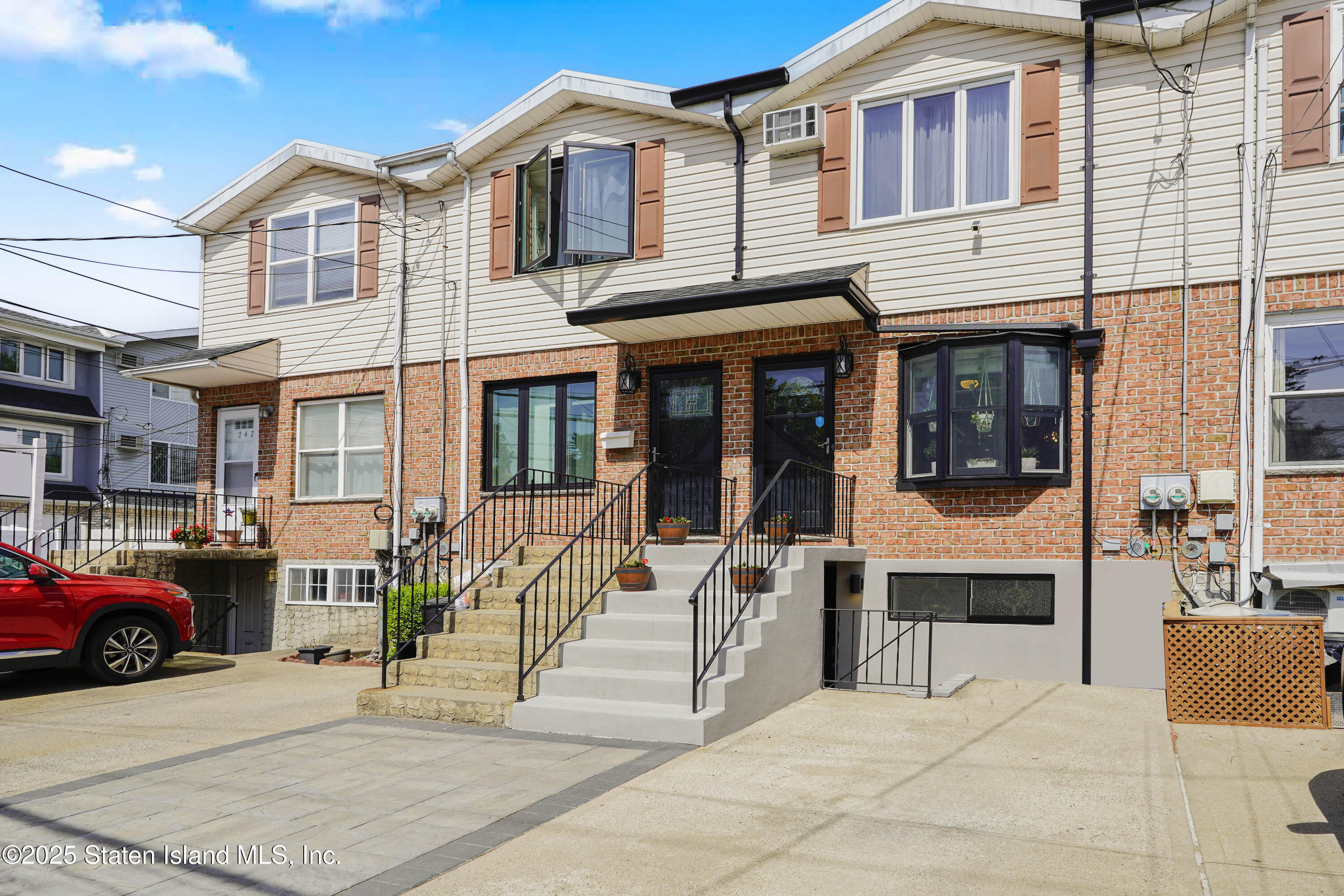243 St Marys Avenue, Staten Island, New York image 3