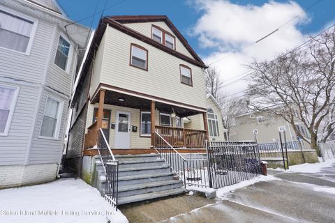 Photo of 29 Elizabeth Street, Staten Island, NY 10310 (MLS # 2400323)